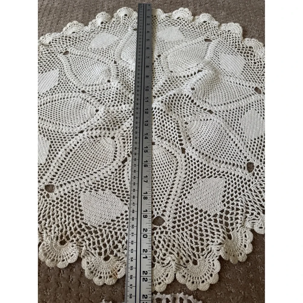Vintage Crochet Lace Doily Set 2pc Cream Pineapple Floral Round 22in 11in 1249
